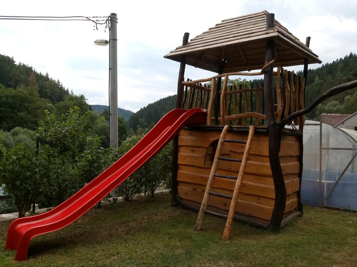 Penzion Apartmany Becov Bečov nad Teplou Exterior foto