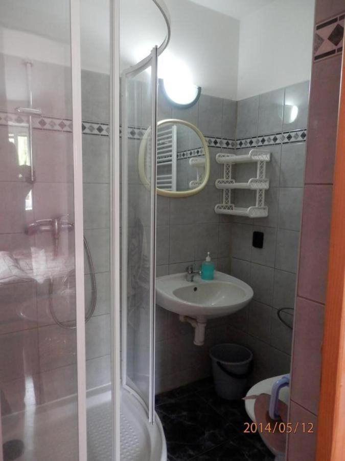 Penzion Apartmany Becov Bečov nad Teplou Exterior foto